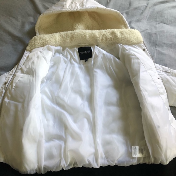 BEBE WHITE PUFFER JACKET SZ SMALL - Picture 3 of 7